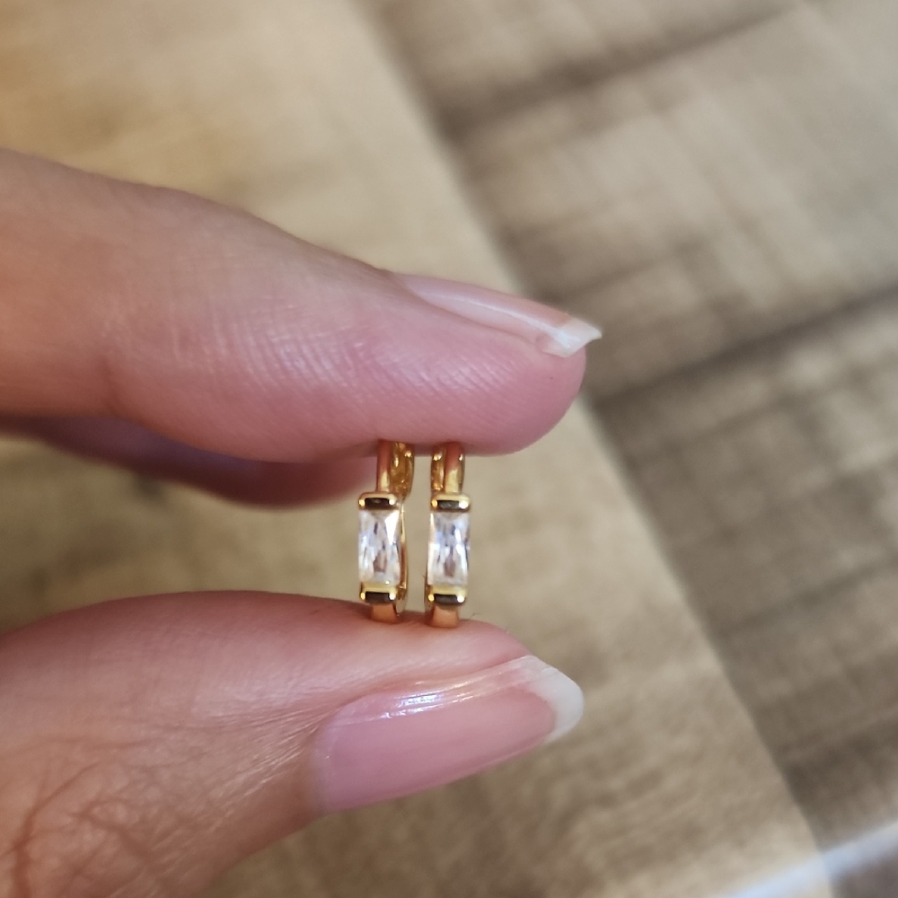 Elegant Gold and Diamond Baguette Earrings